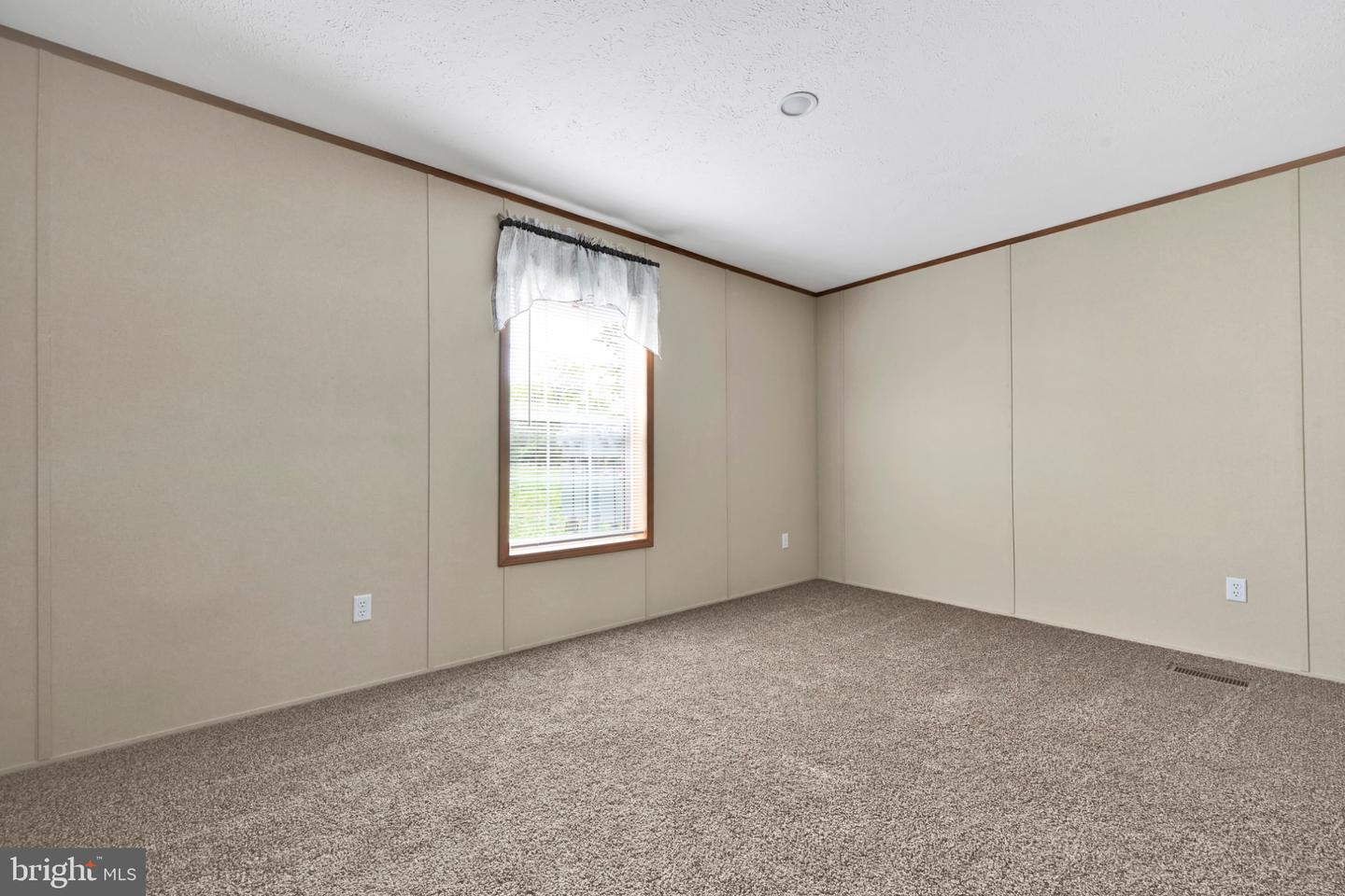 2106 Scull St Property Photo 12