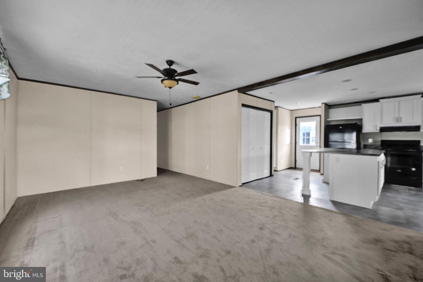 2110 Scull St Property Photo 7