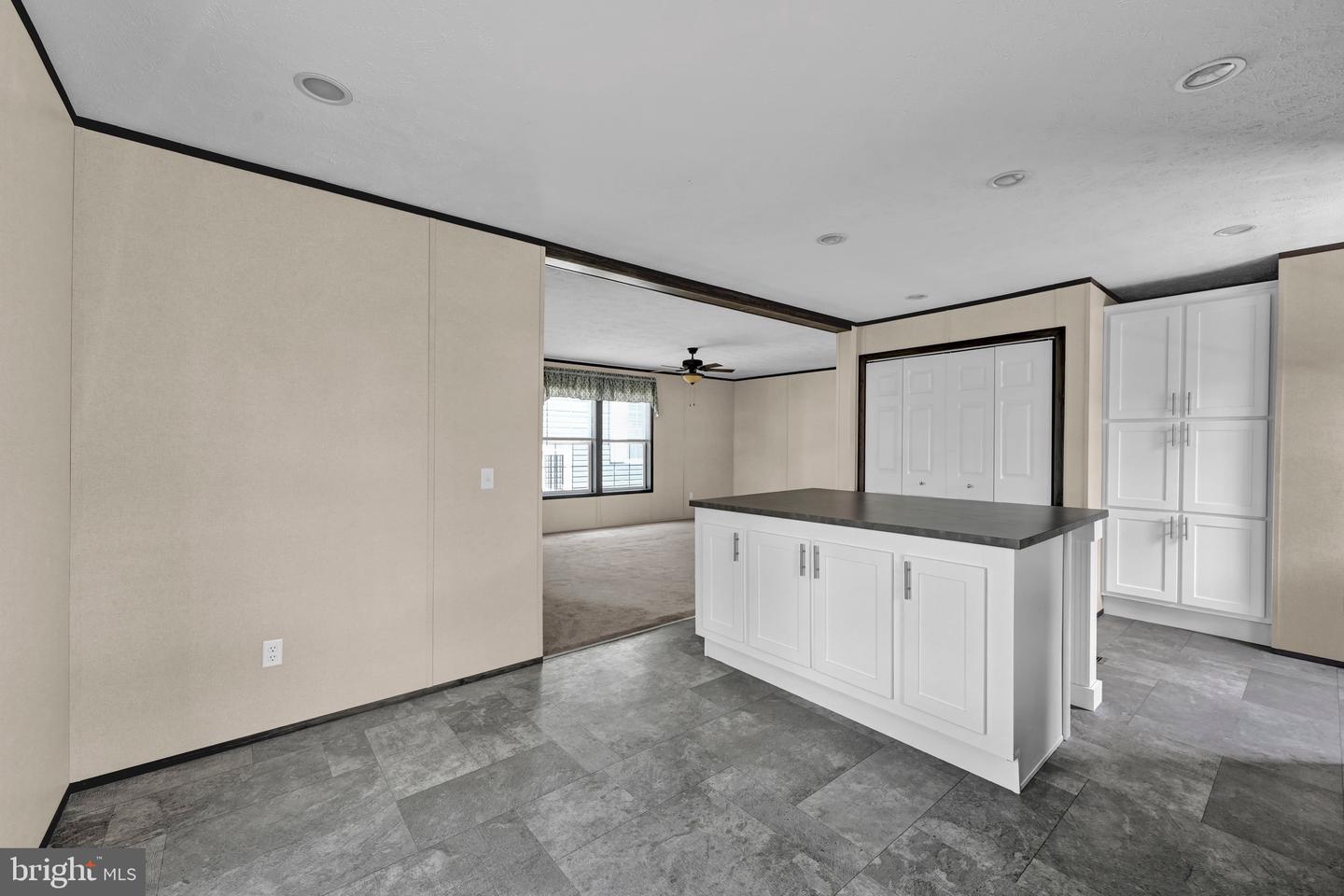 2110 Scull St Property Photo 10