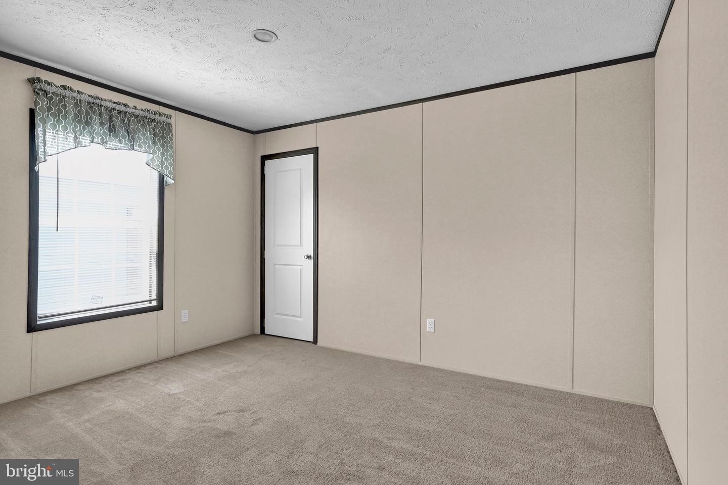 2110 Scull St Property Photo 12