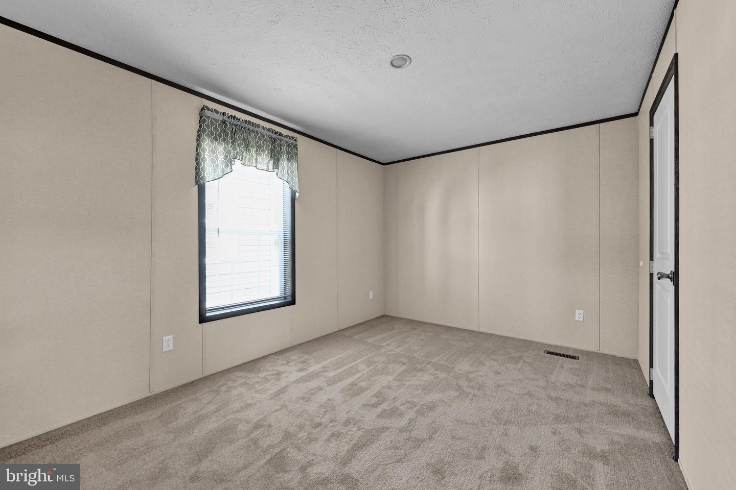 2110 Scull St Property Photo 16