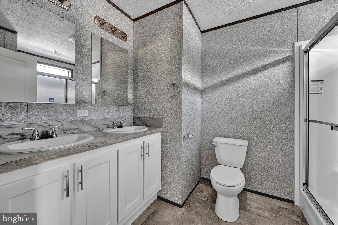 2110 Scull St Property Photo 18