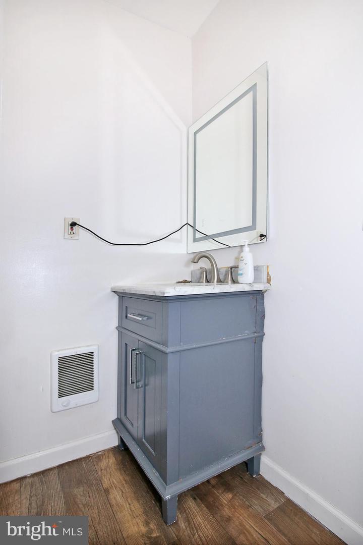 437 N 3rd Ave Property Photo 25