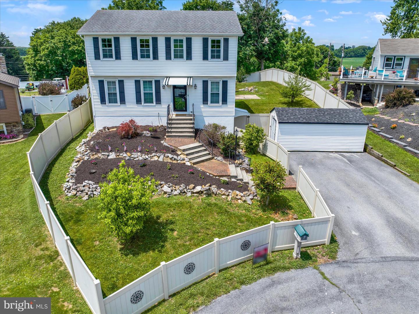 6 CHERRY LN