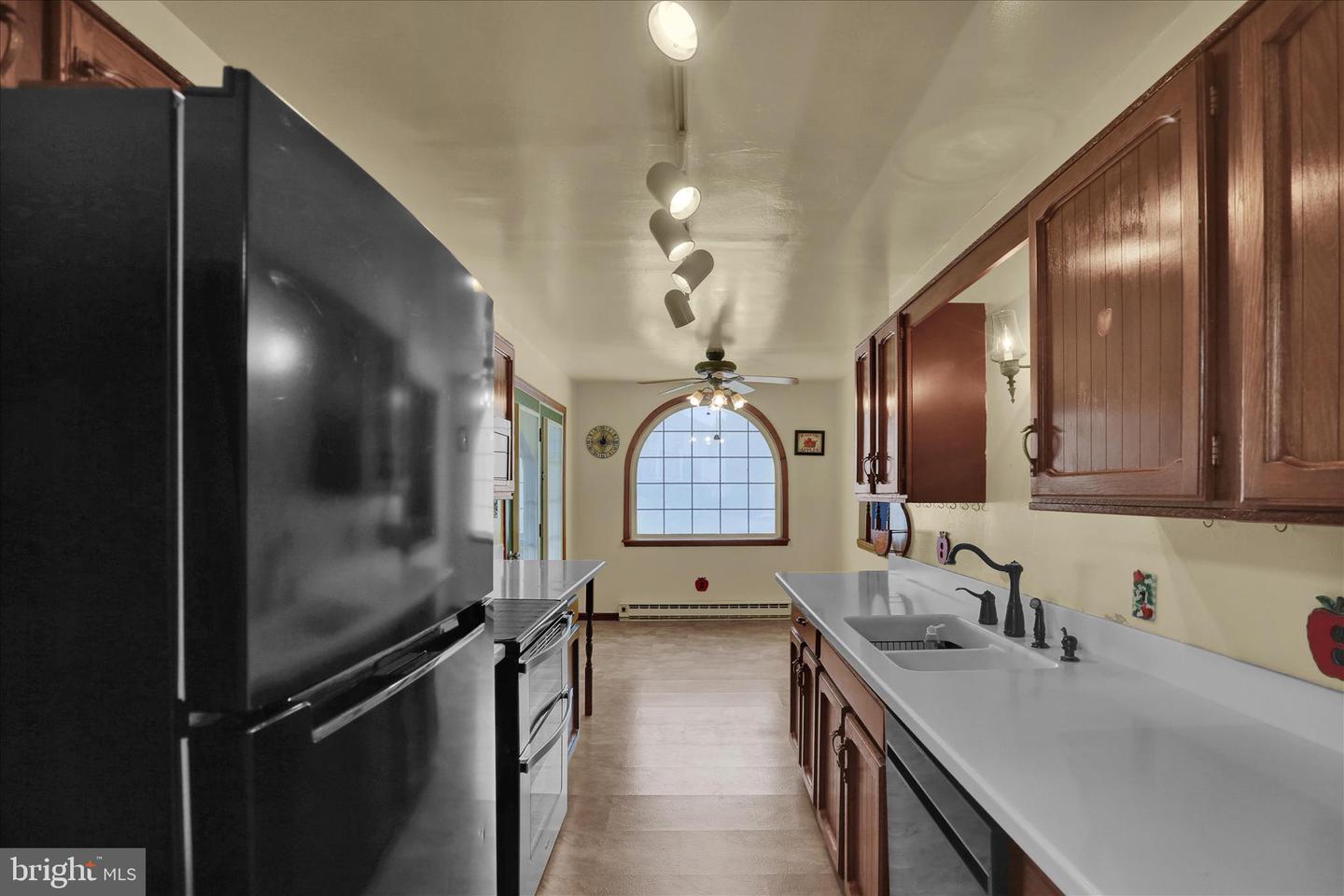 6 Cherry Ln Property Photo 12
