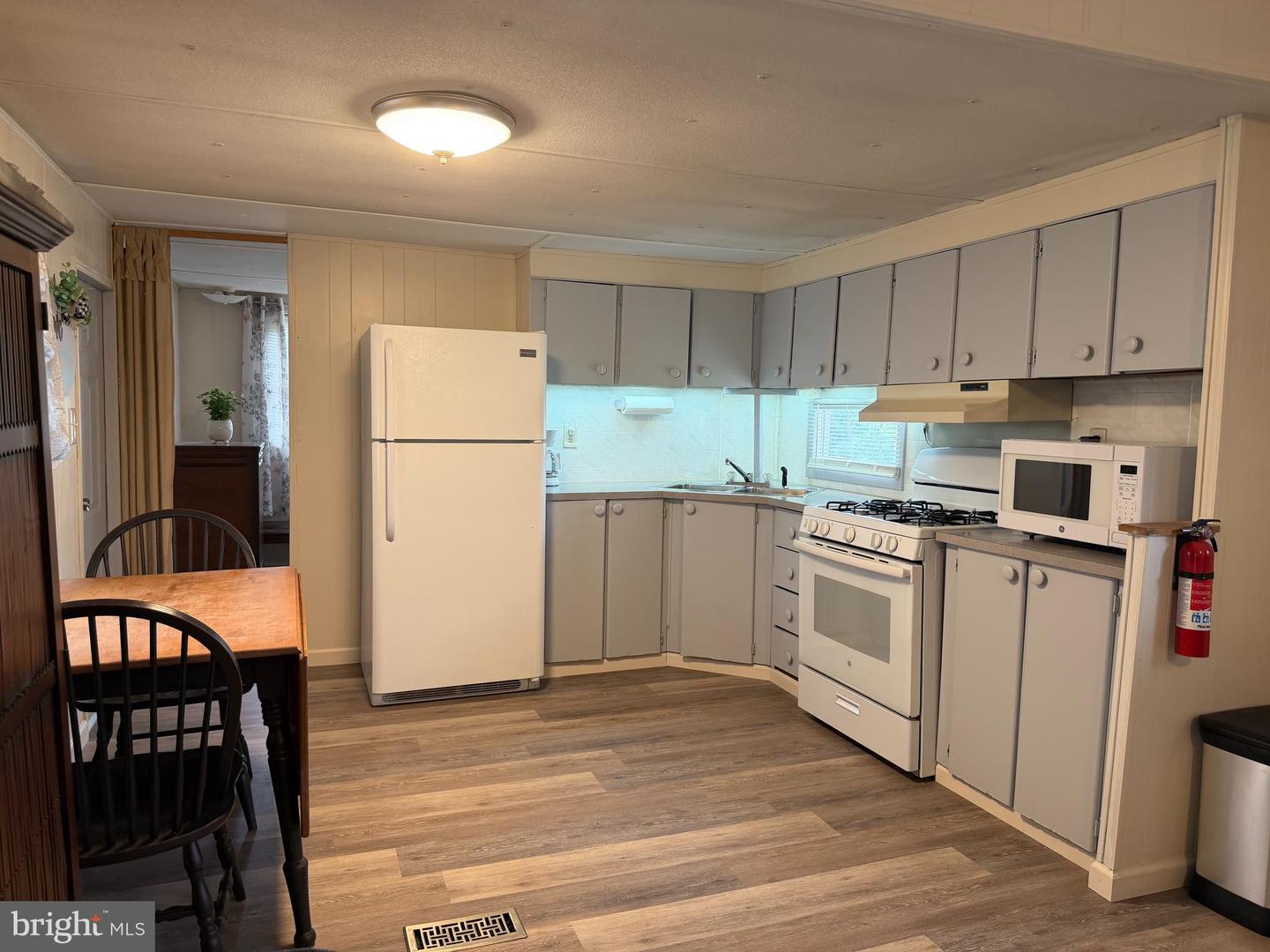 472 S Lancaster St #24 Property Photo 6