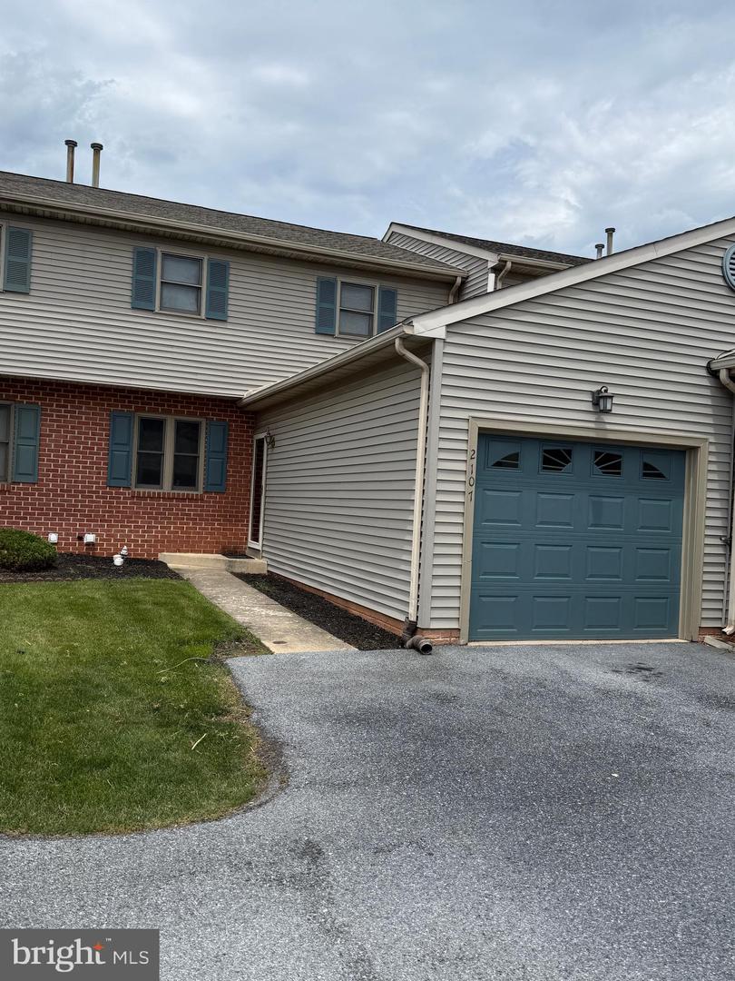 2107 Acorn Ct Property Photo 1