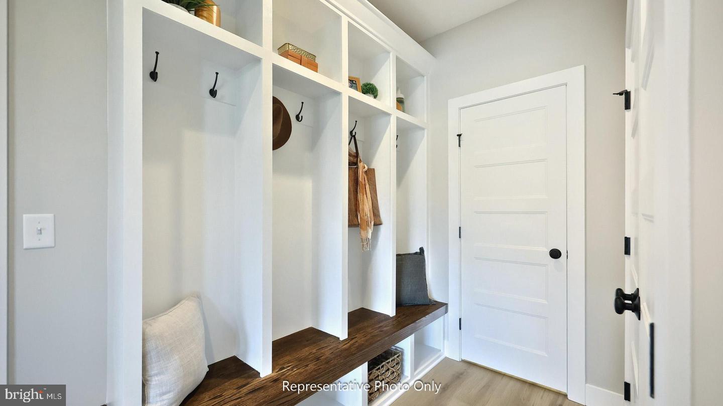 46 Canterbury Ln Property Photo 24