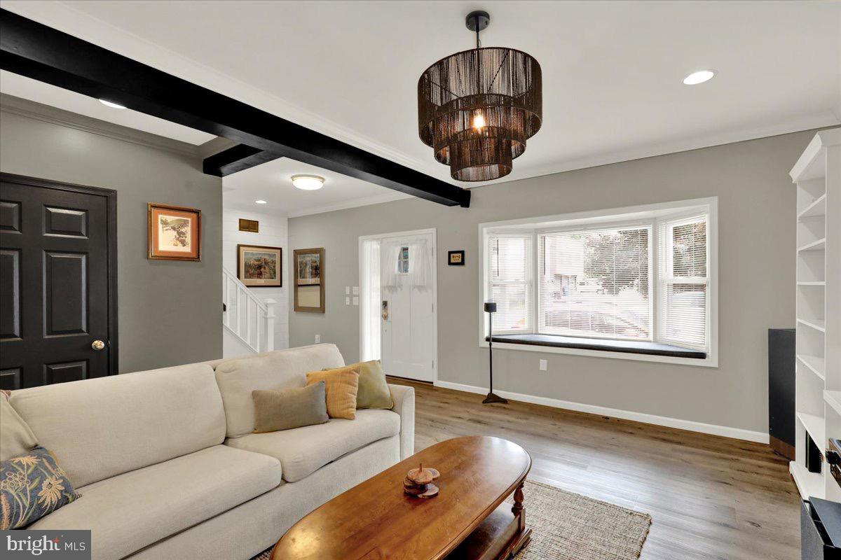 18 E Maple St Property Photo 2