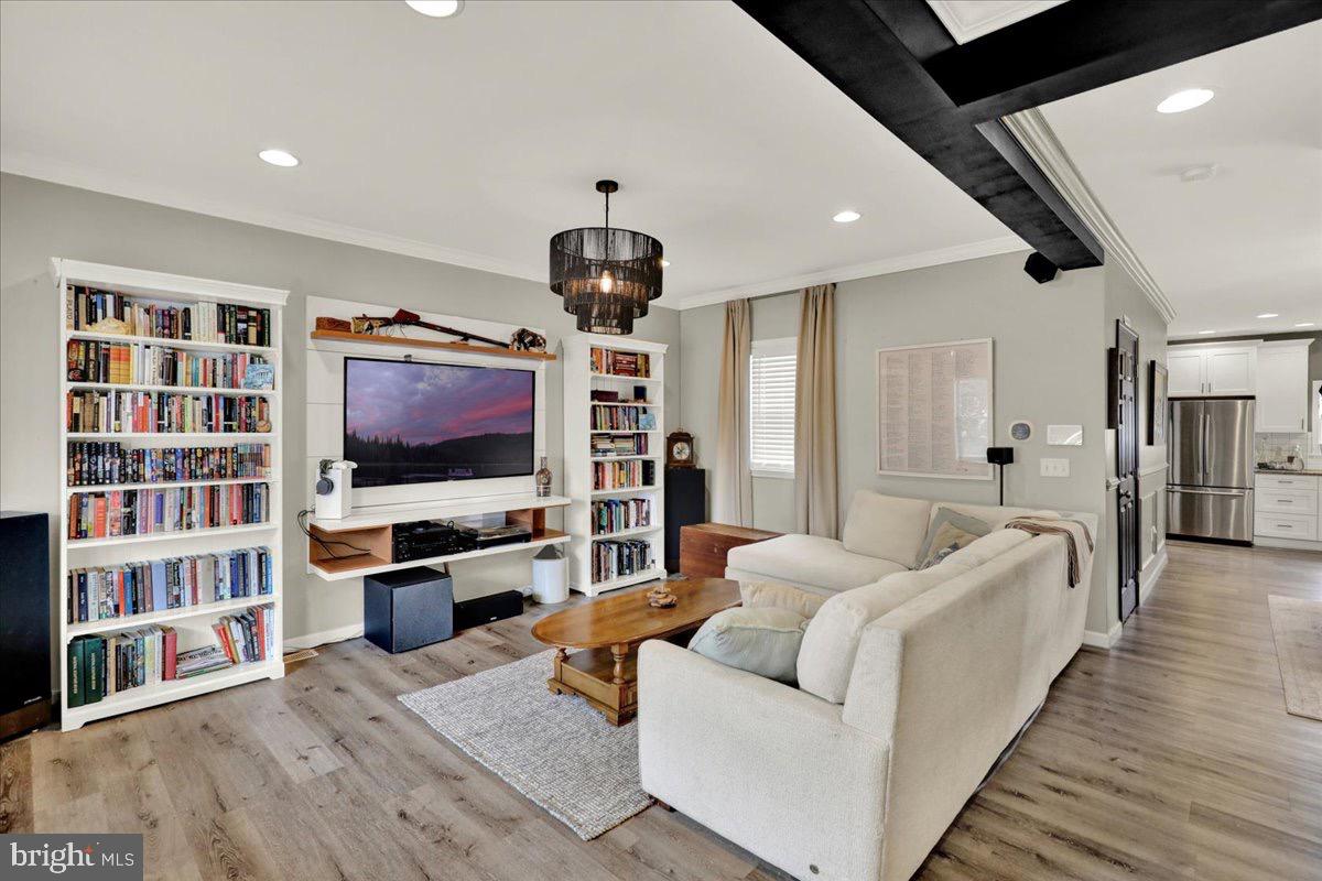 18 E Maple St Property Photo 4