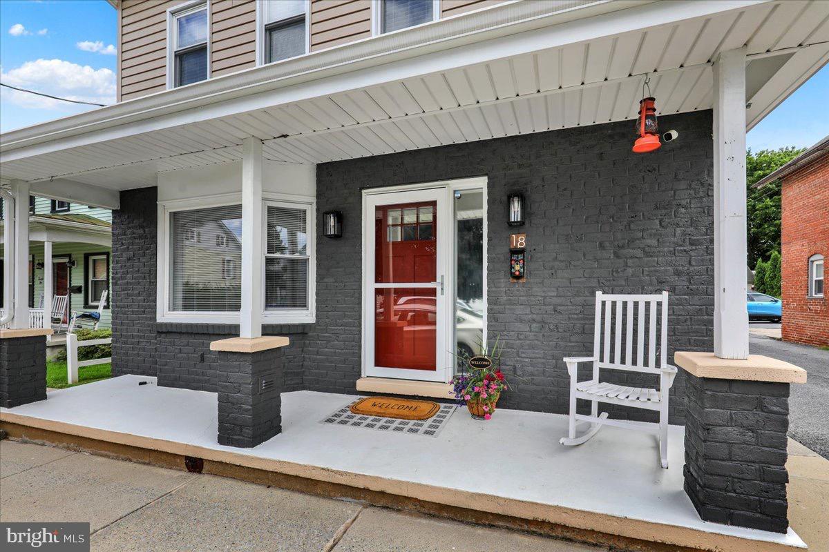 18 E Maple St Property Photo 6