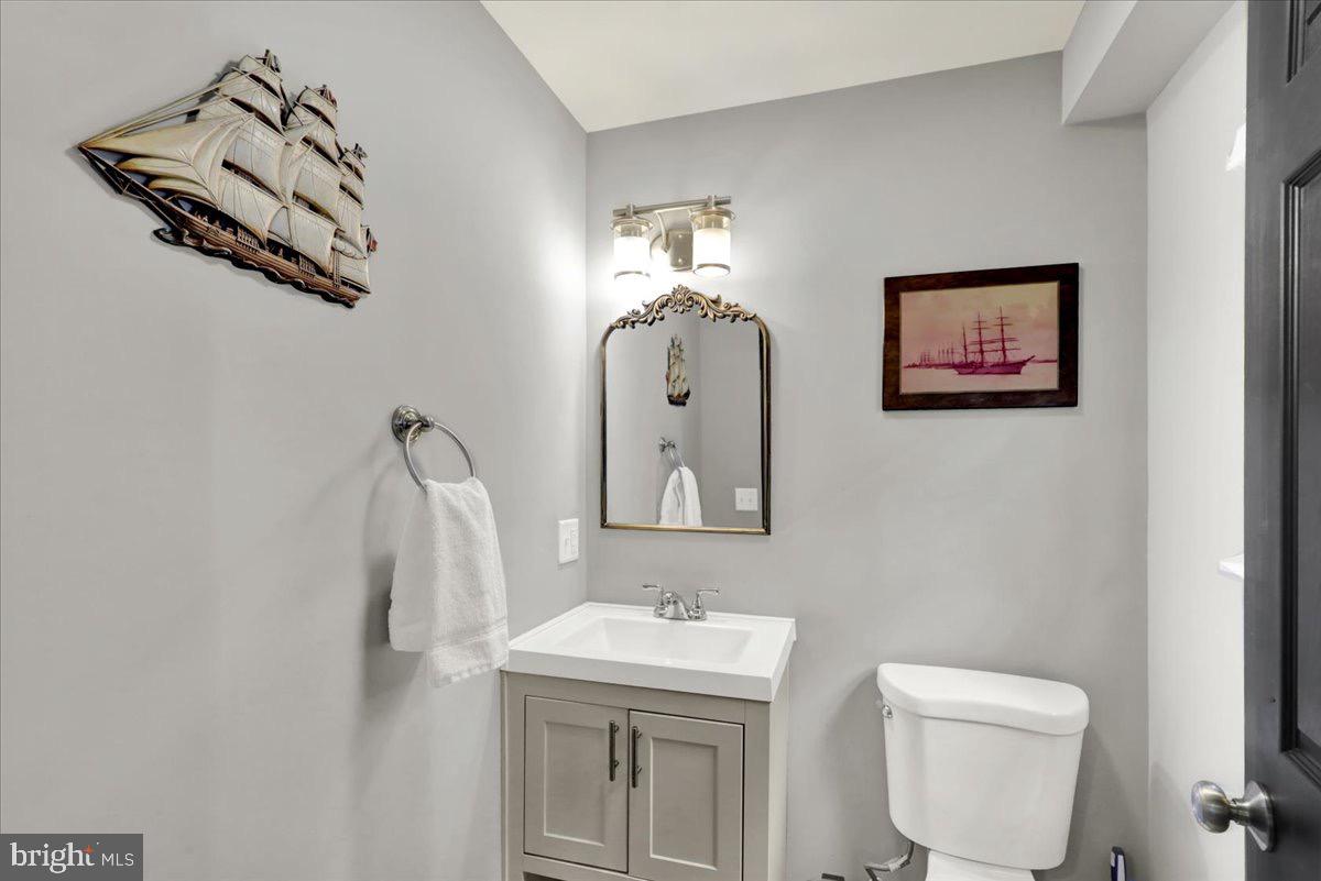 18 E Maple St Property Photo 14