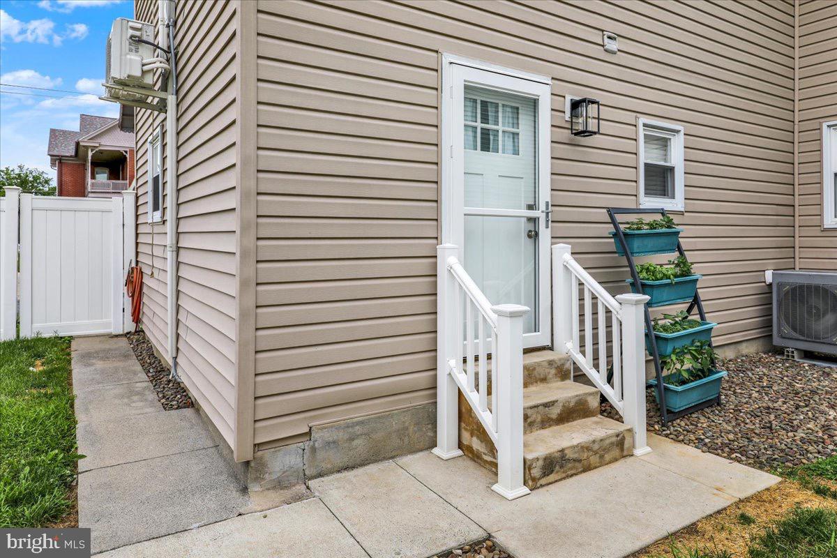 18 E Maple St Property Photo 31
