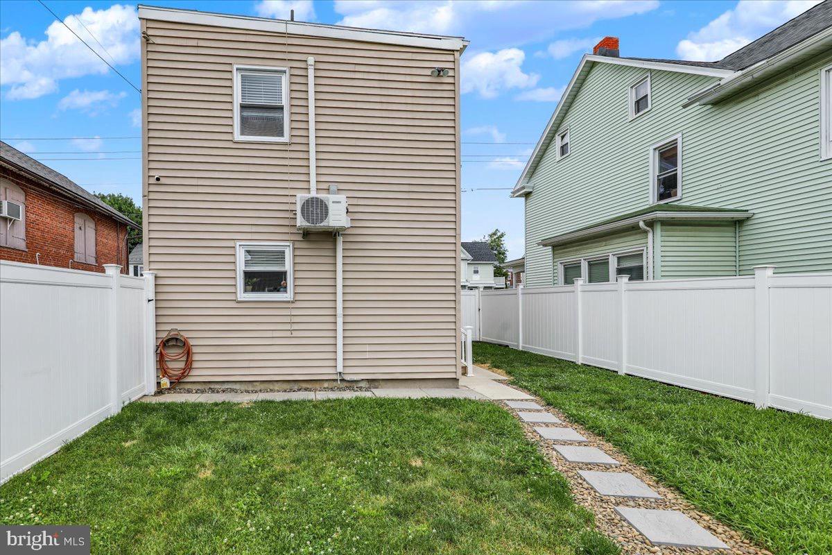 18 E Maple St Property Photo 33