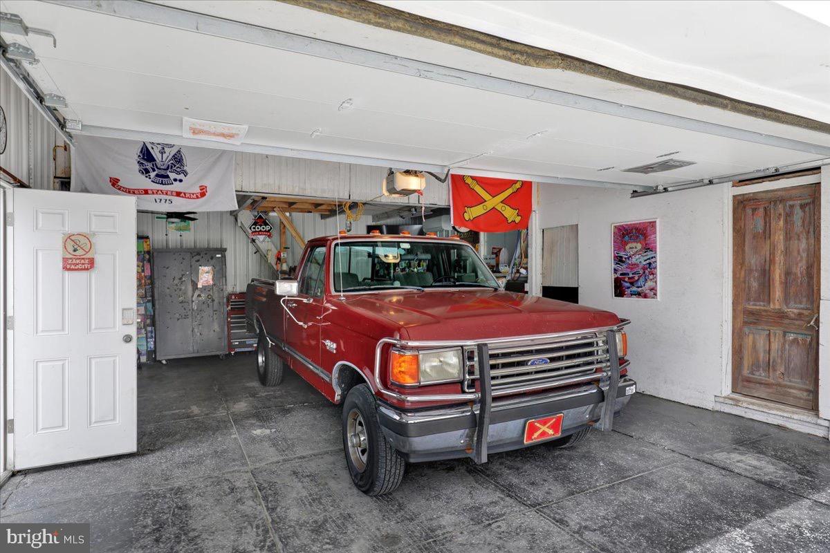 18 E Maple St Property Photo 37