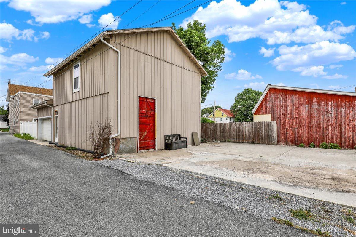 18 E Maple St Property Photo 39