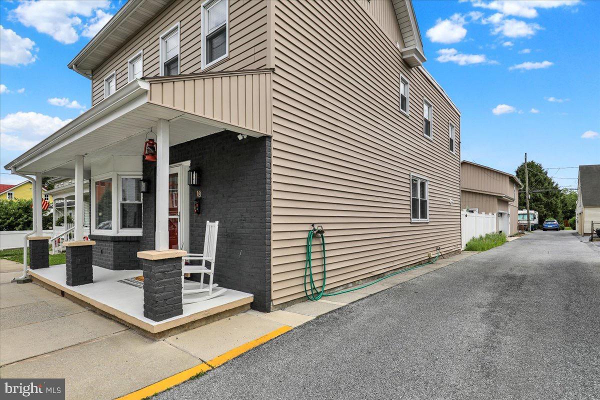 18 E Maple St Property Photo 41