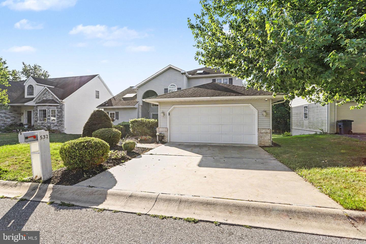 532 Waterside Cir L-0133 Property Photo 4