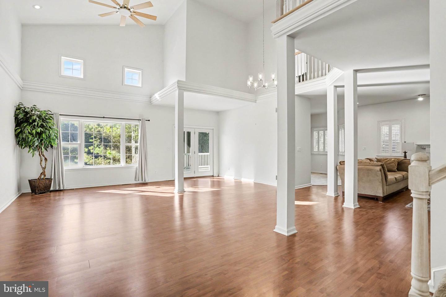 532 Waterside Cir L-0133 Property Photo 6