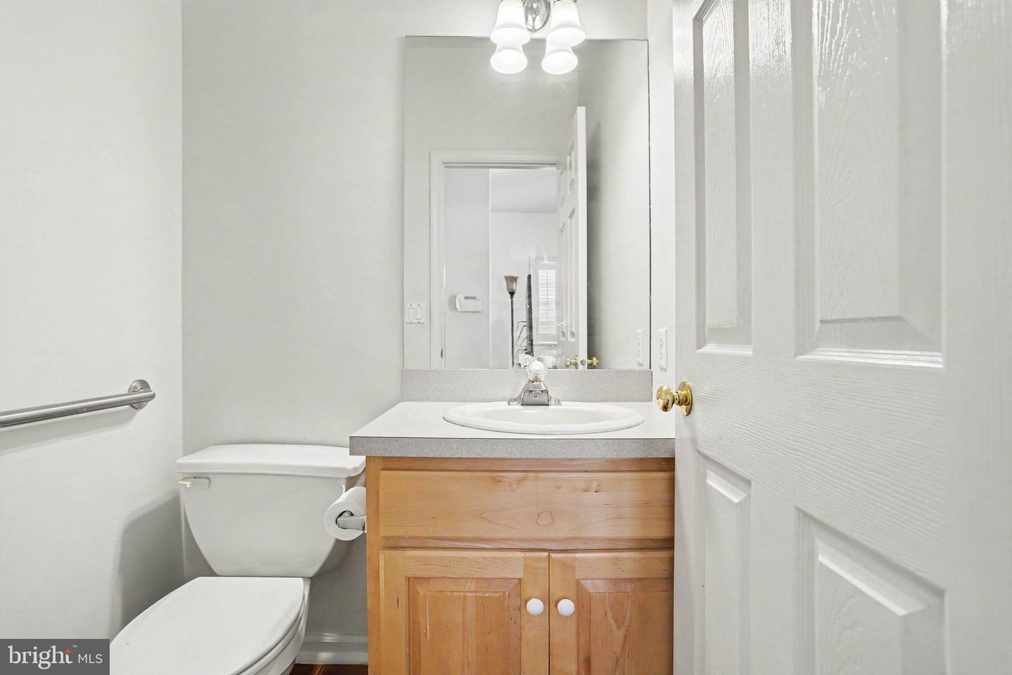532 Waterside Cir L-0133 Property Photo 18