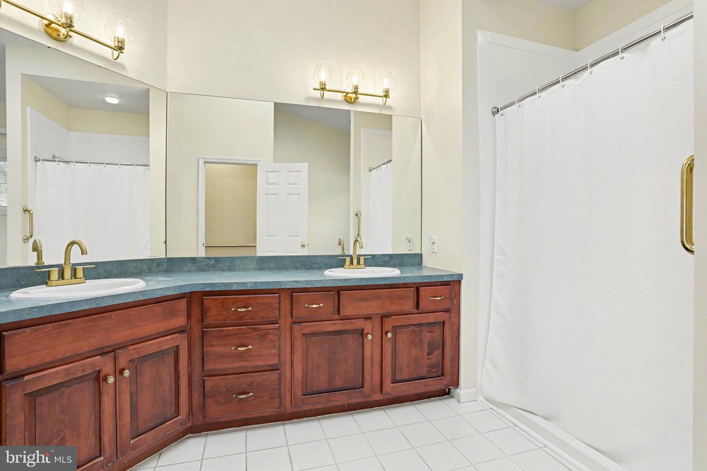 532 Waterside Cir L-0133 Property Photo 23