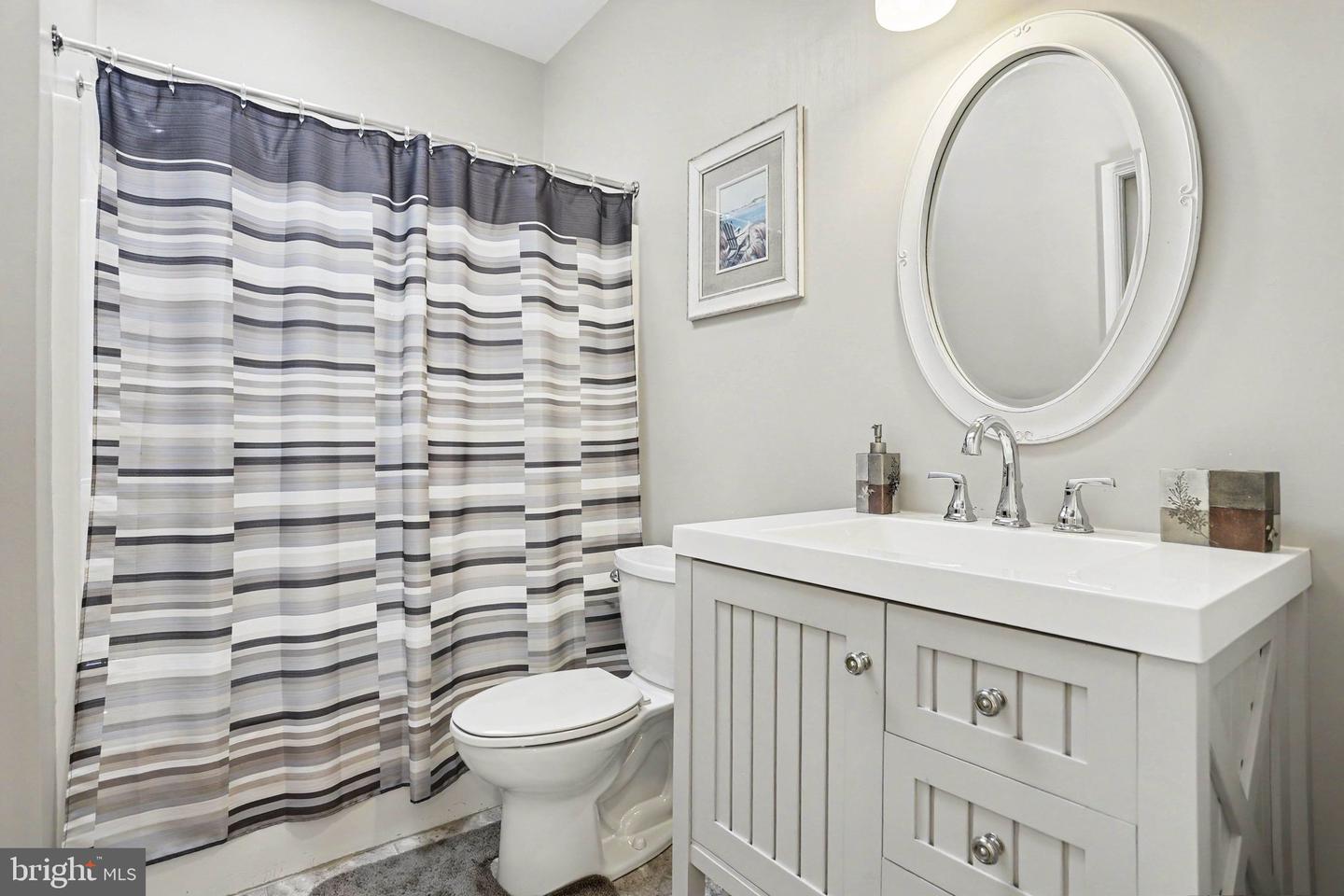 532 Waterside Cir L-0133 Property Photo 26