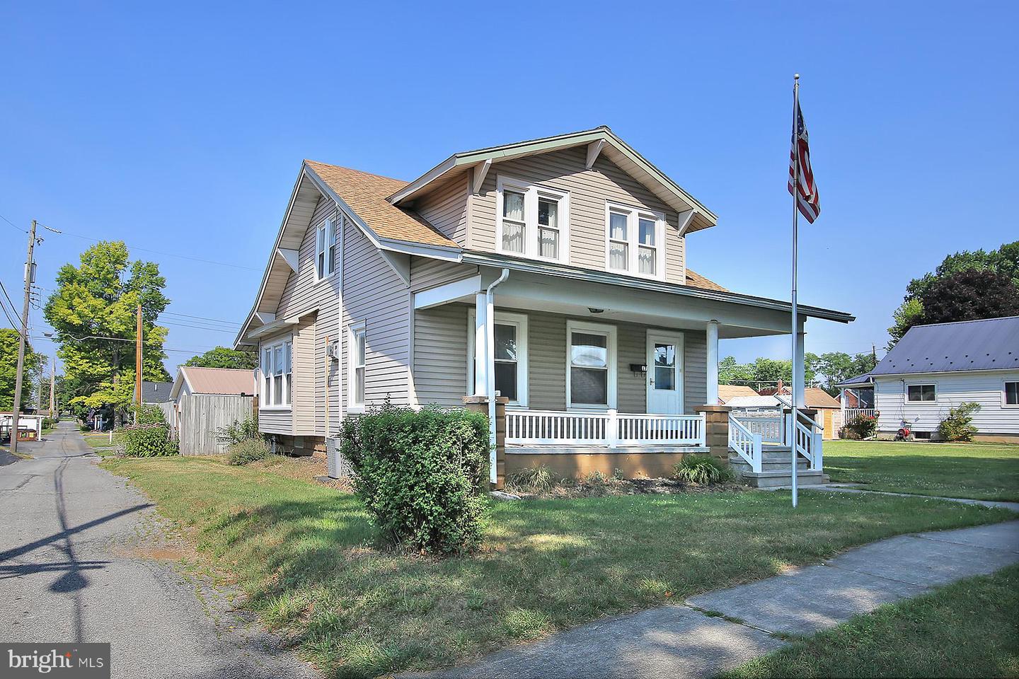 17 Morningside Ave Property Photo 1