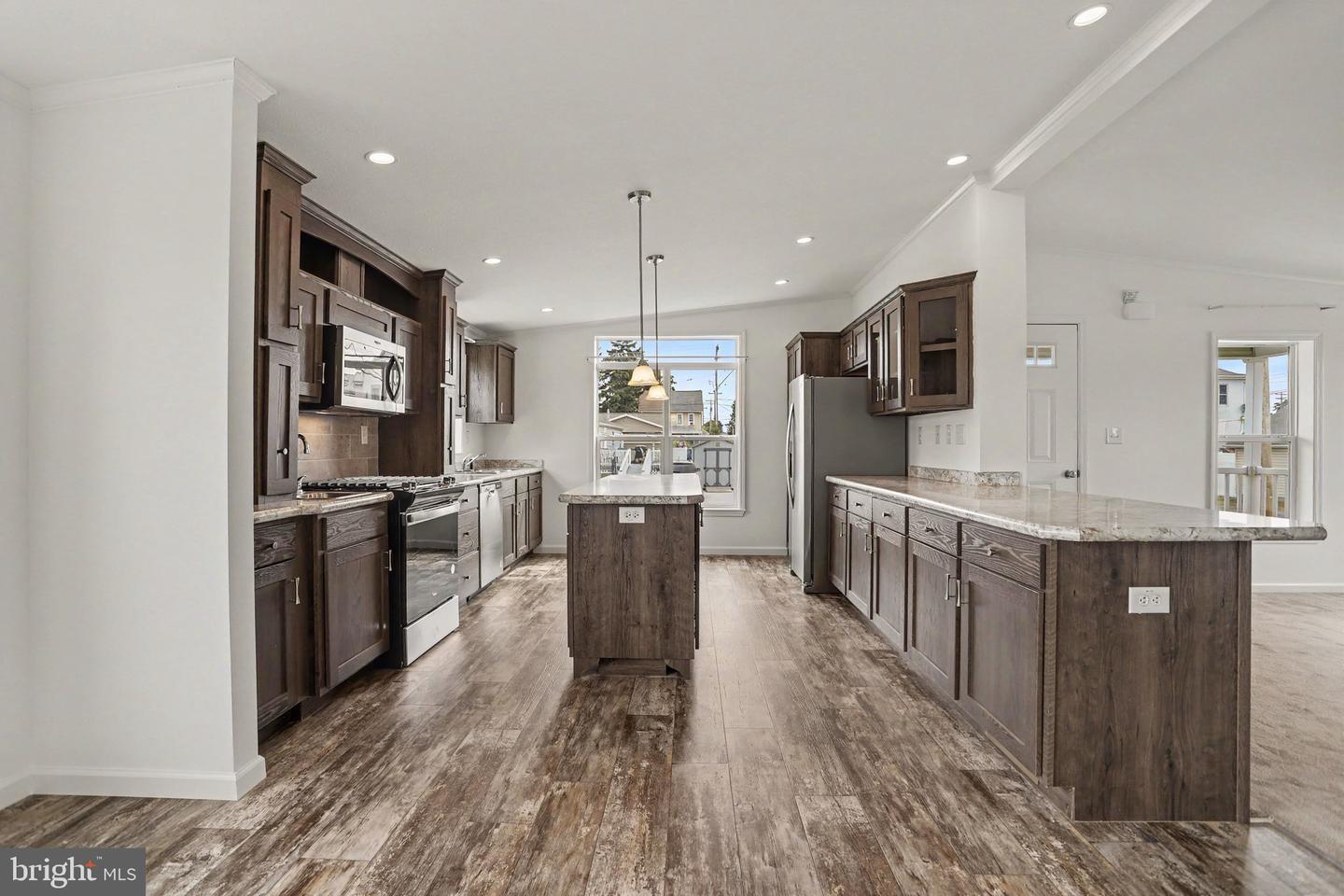 4 Evergreen Aly Property Photo 5