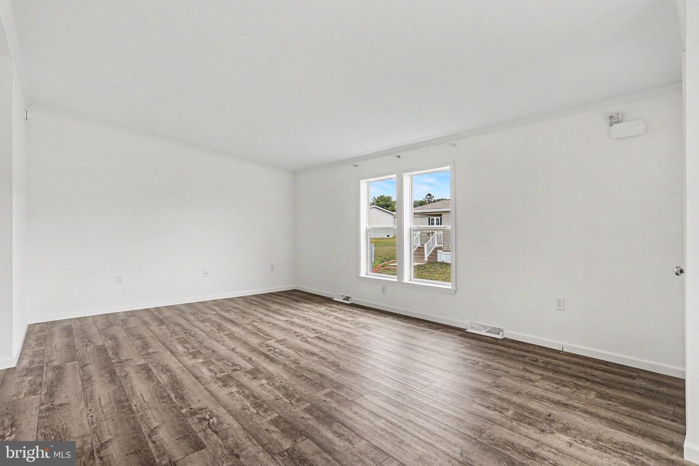 5 Evergreen Property Photo 14