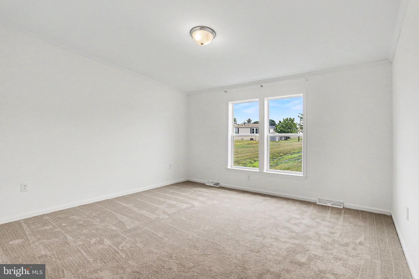 5 Evergreen Property Photo 18