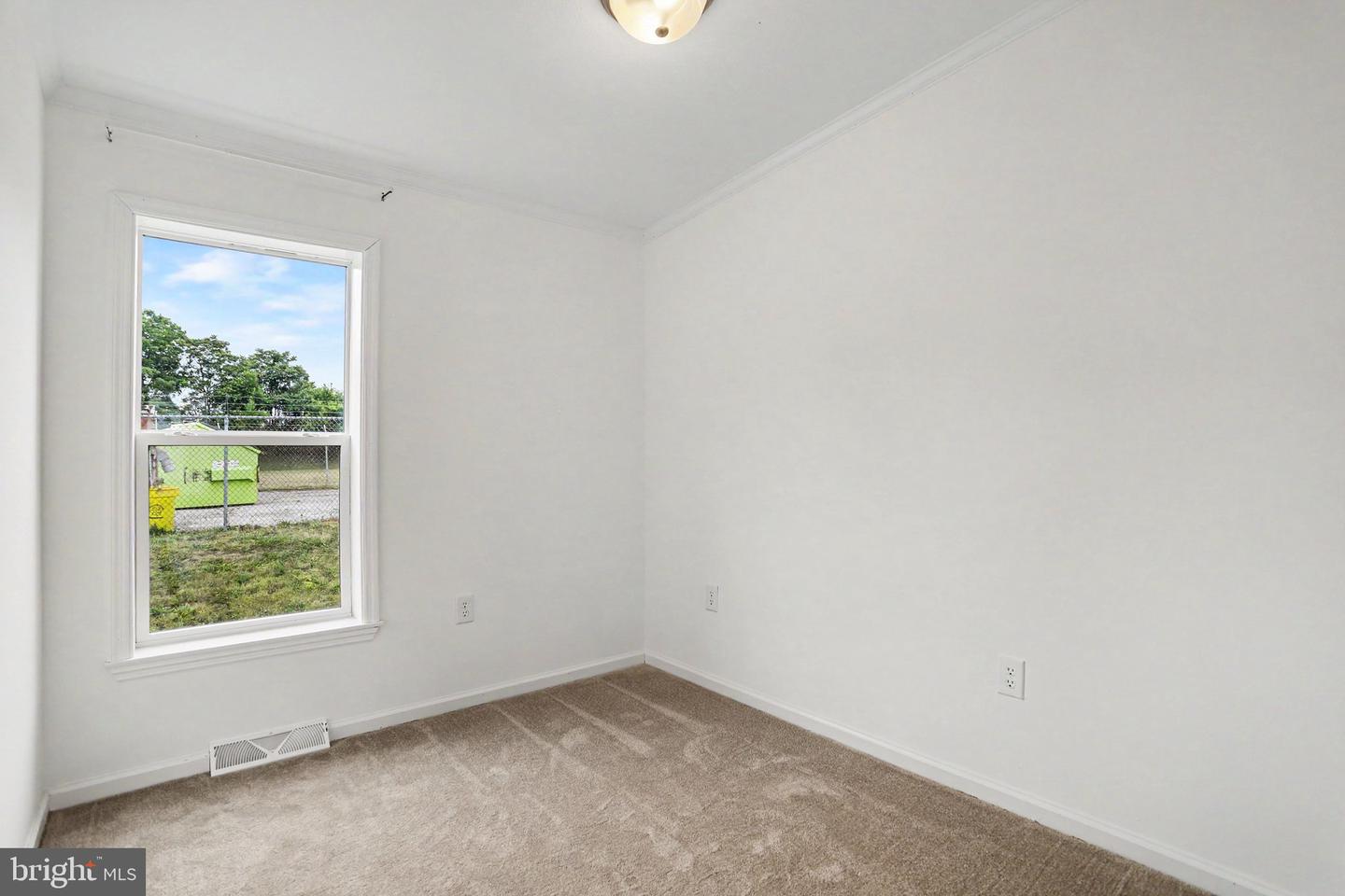 5 Evergreen Property Photo 21