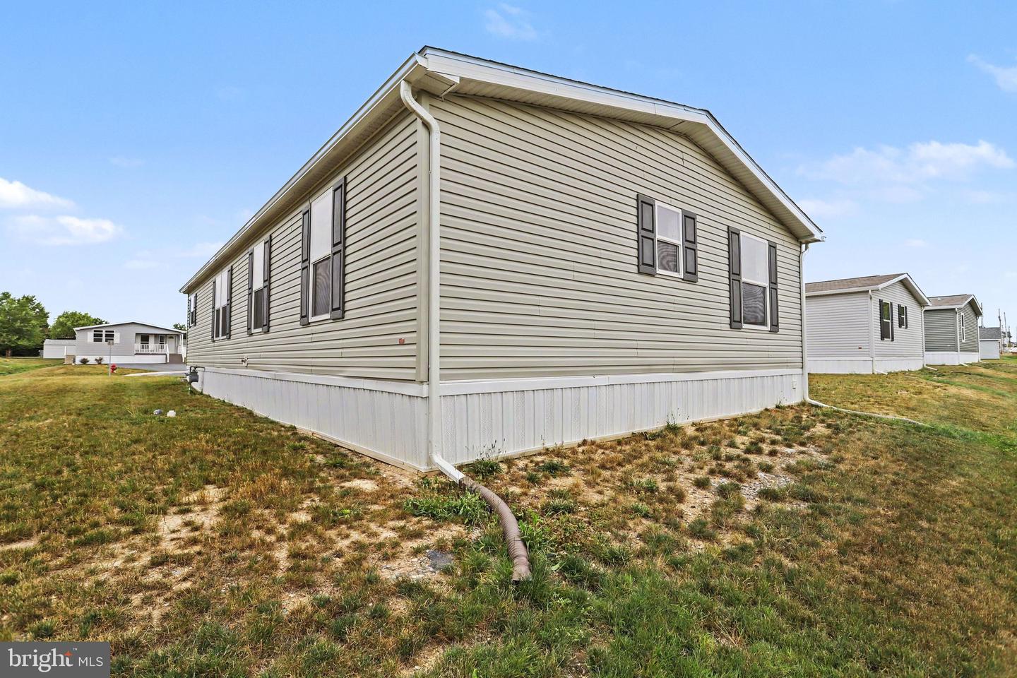 12 Evergreen Aly Property Photo 5