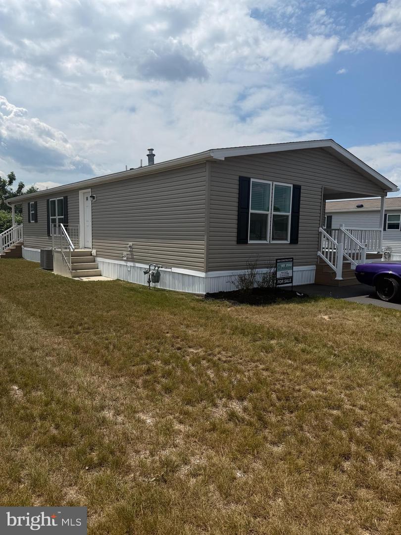 44 EVERGREEN ALY Property Photo 1