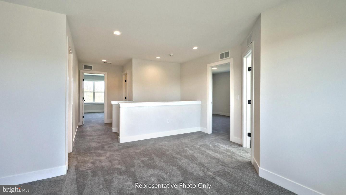 37 Canterbury Ln Property Photo 17