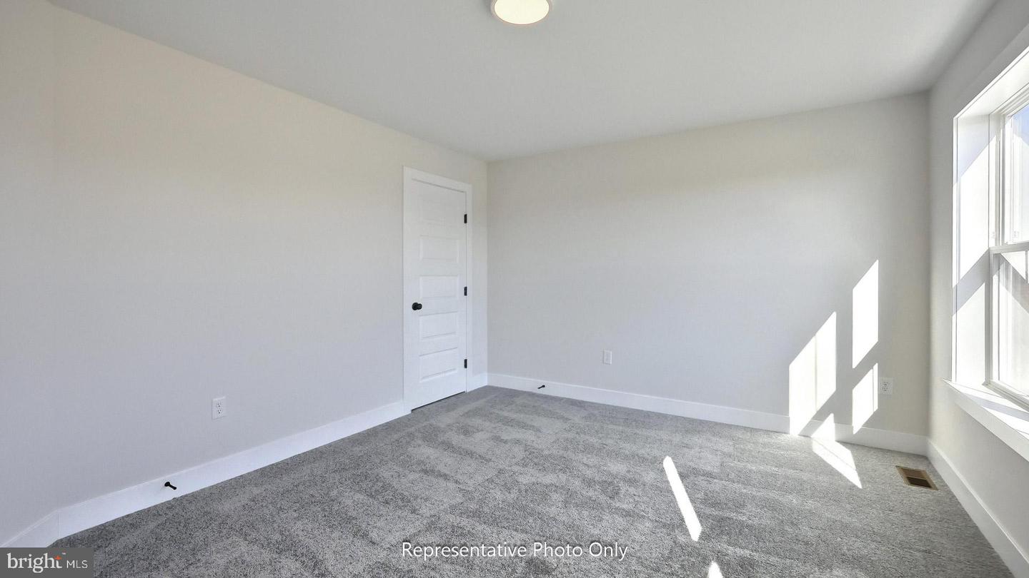 37 Canterbury Ln Property Photo 19
