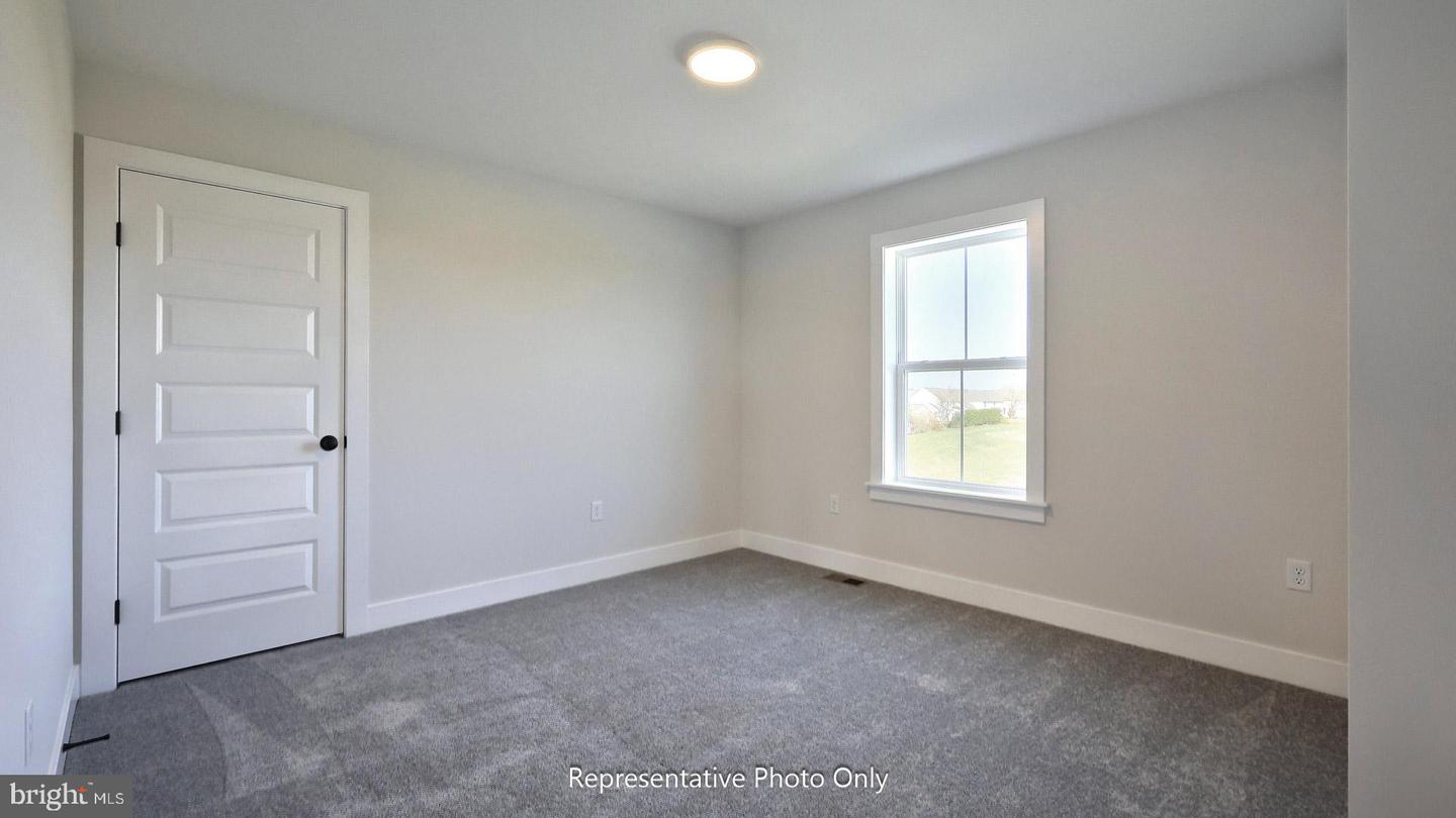 37 Canterbury Ln Property Photo 20