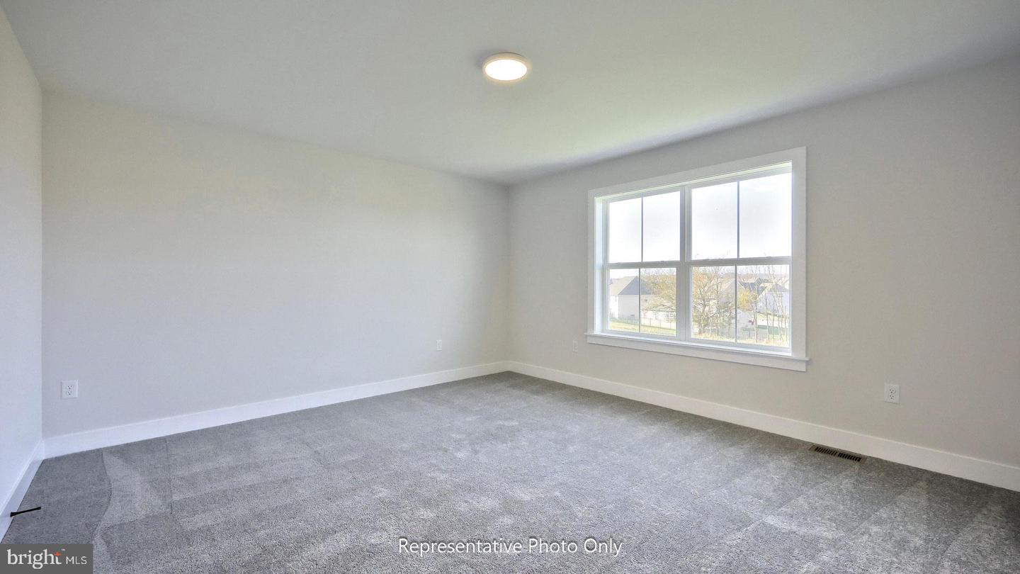 37 Canterbury Ln Property Photo 22