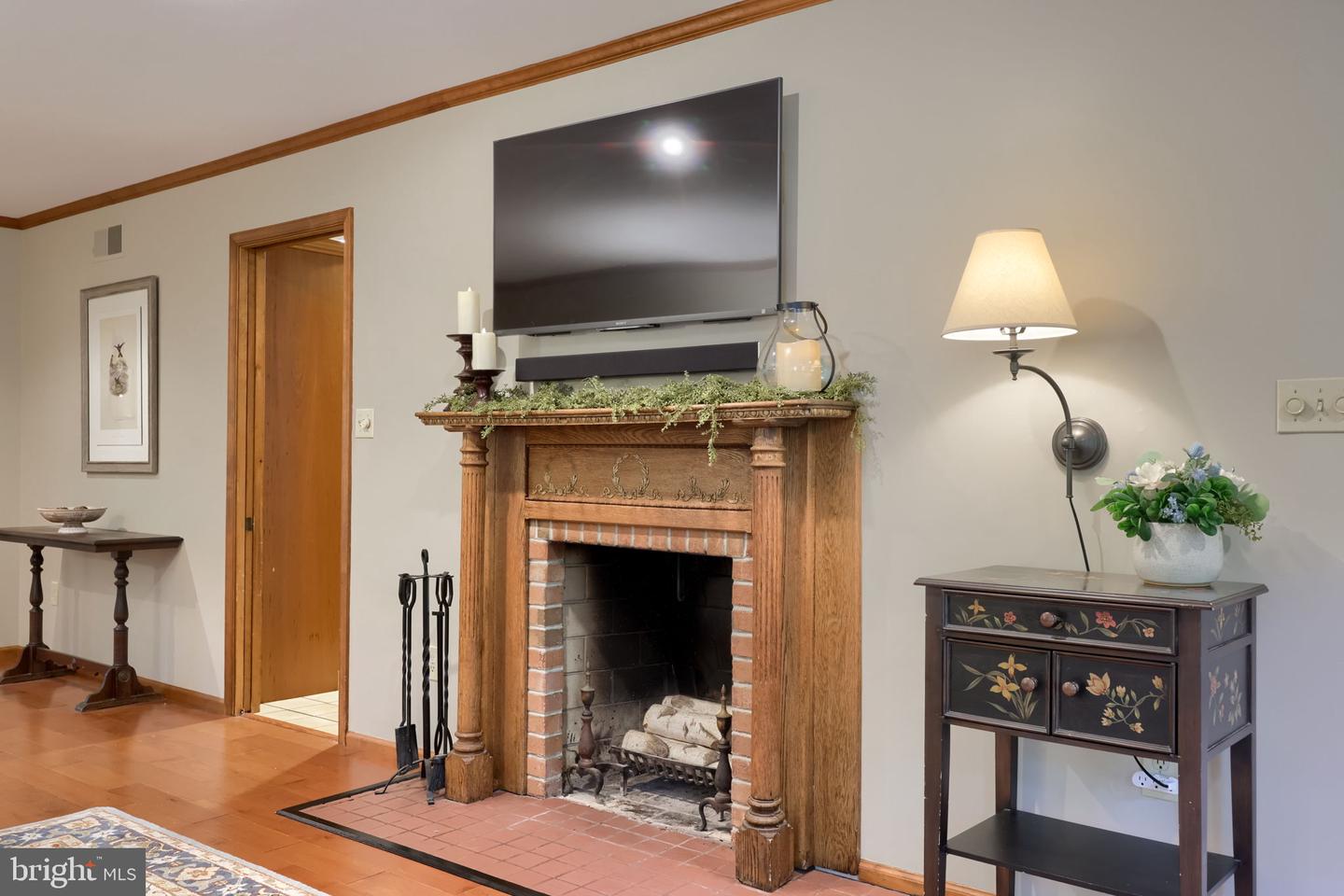 1231 Ash Ln Property Photo 9