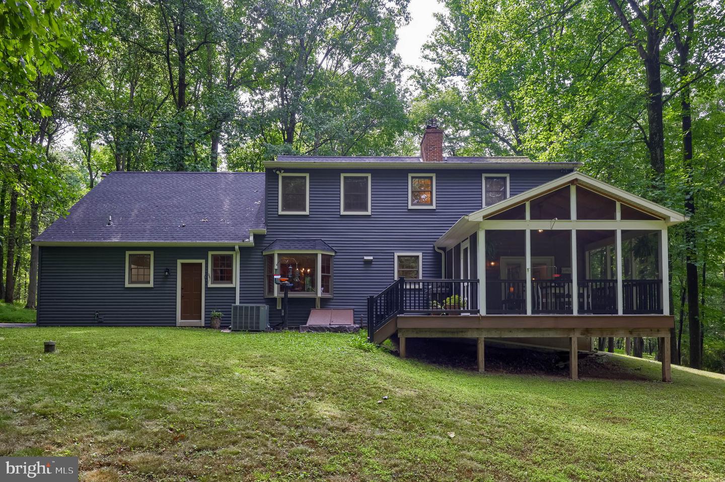 1231 Ash Ln Property Photo 19