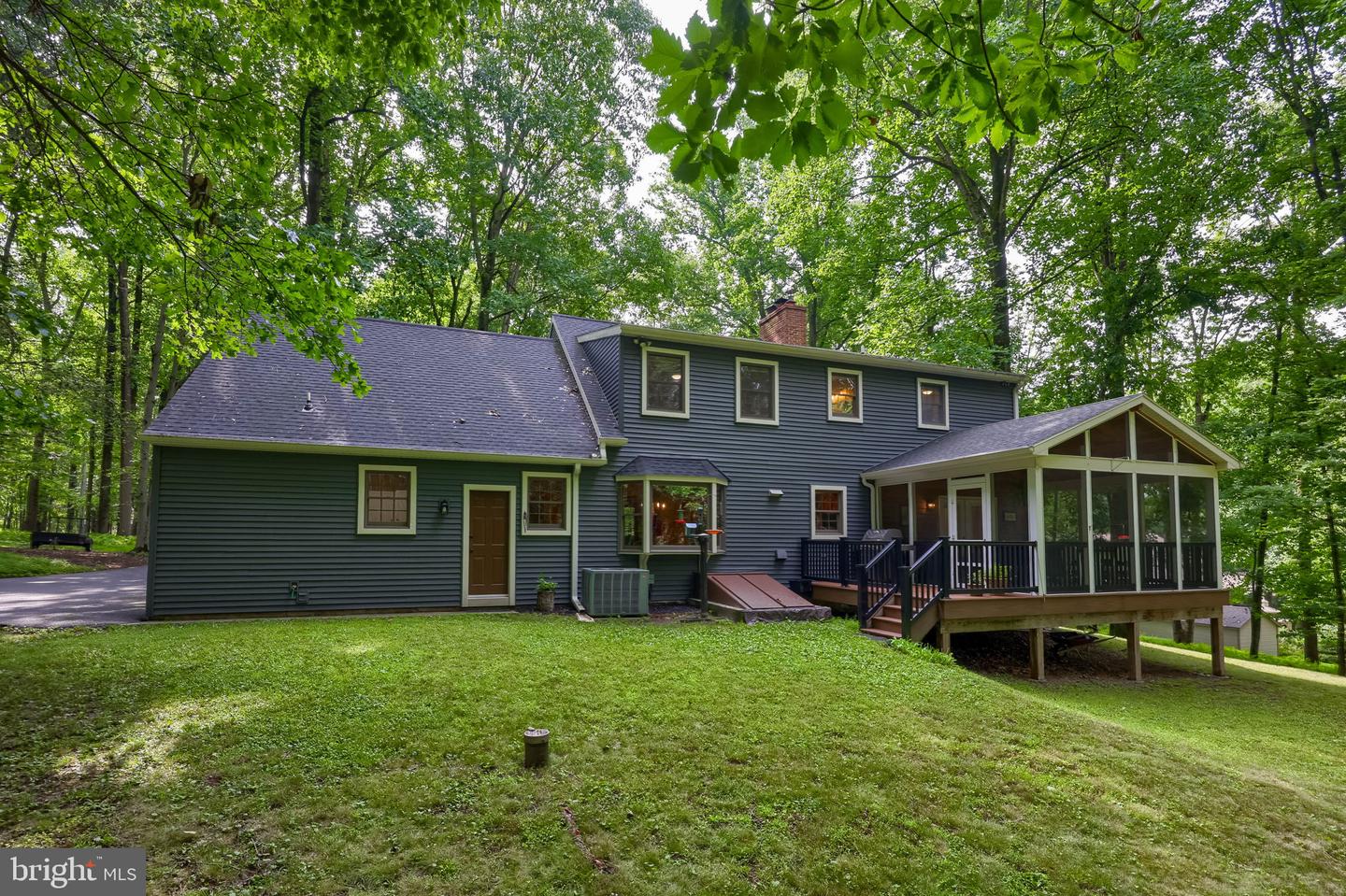 1231 Ash Ln Property Photo 20