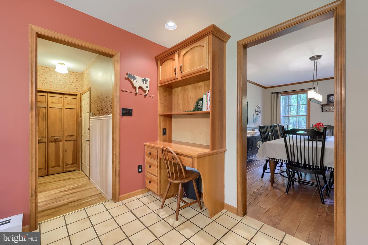 1231 Ash Ln Property Photo 34