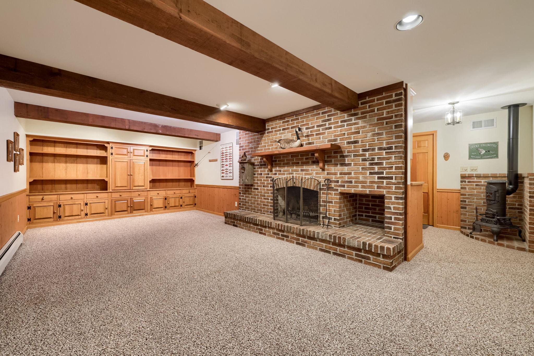 1231 Ash Ln Property Photo 55