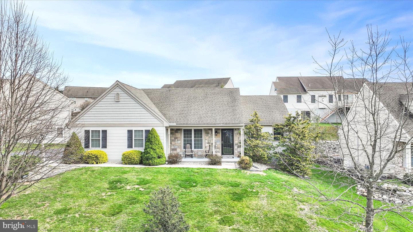 858 Water Edge Ct Property Photo 1