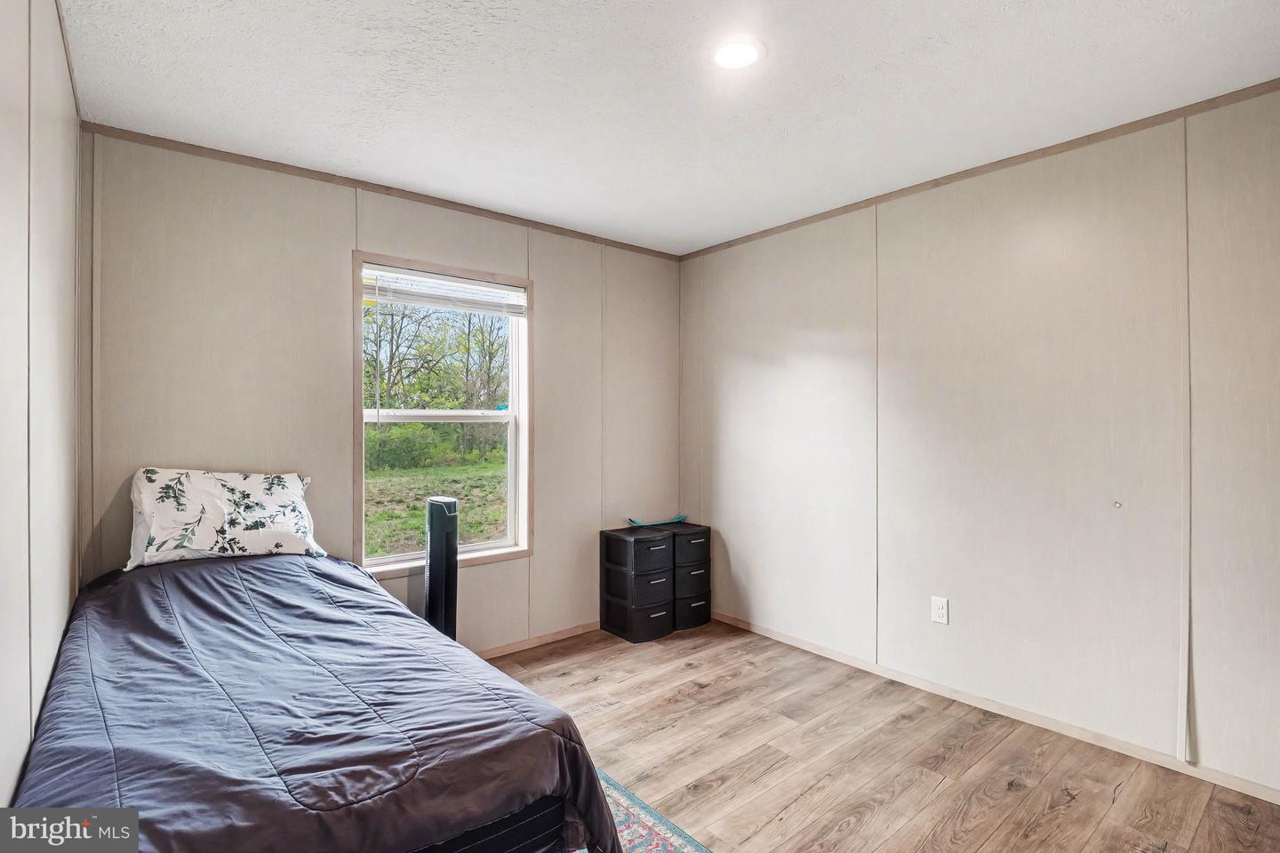 2096 Scull St Property Photo 12