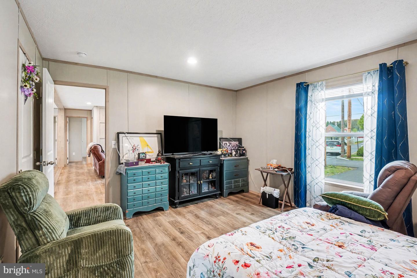 2096 Scull St Property Photo 19