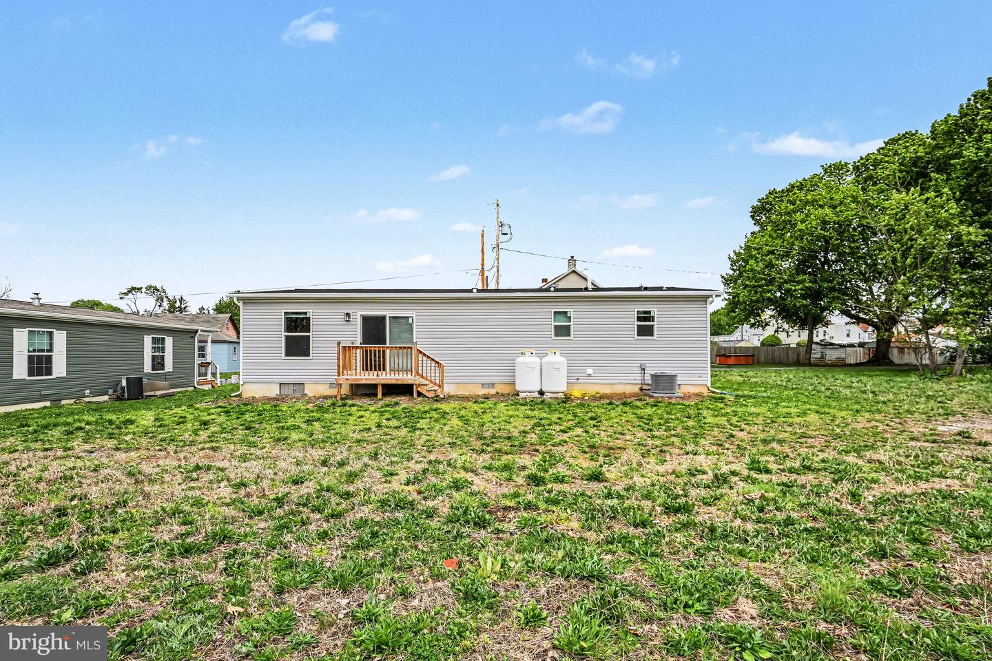 2096 Scull St Property Photo 25