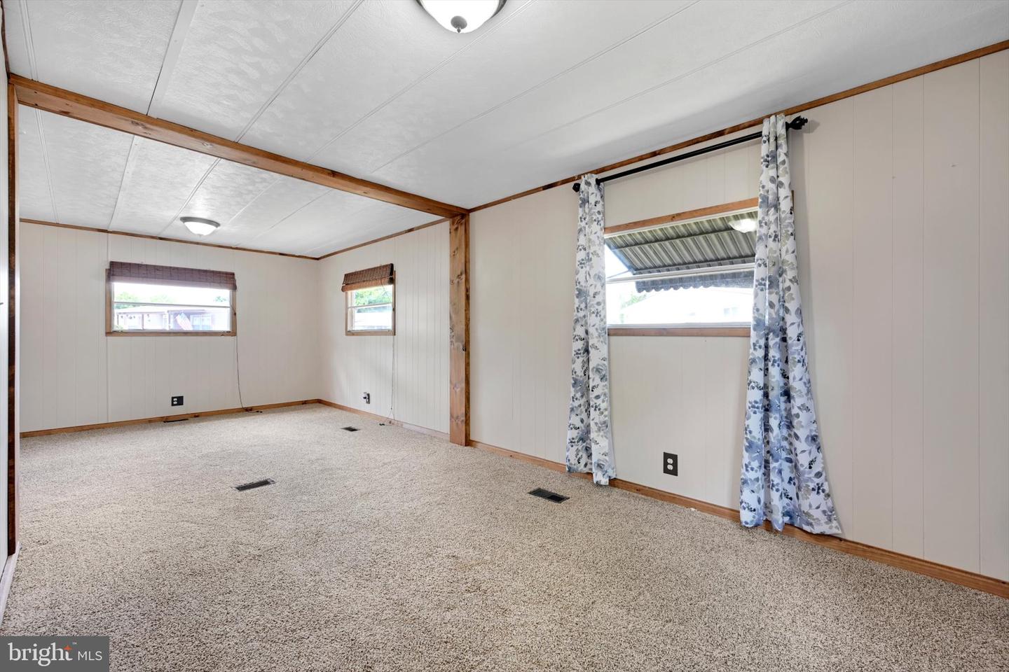 718 Palm City Park Property Photo 12