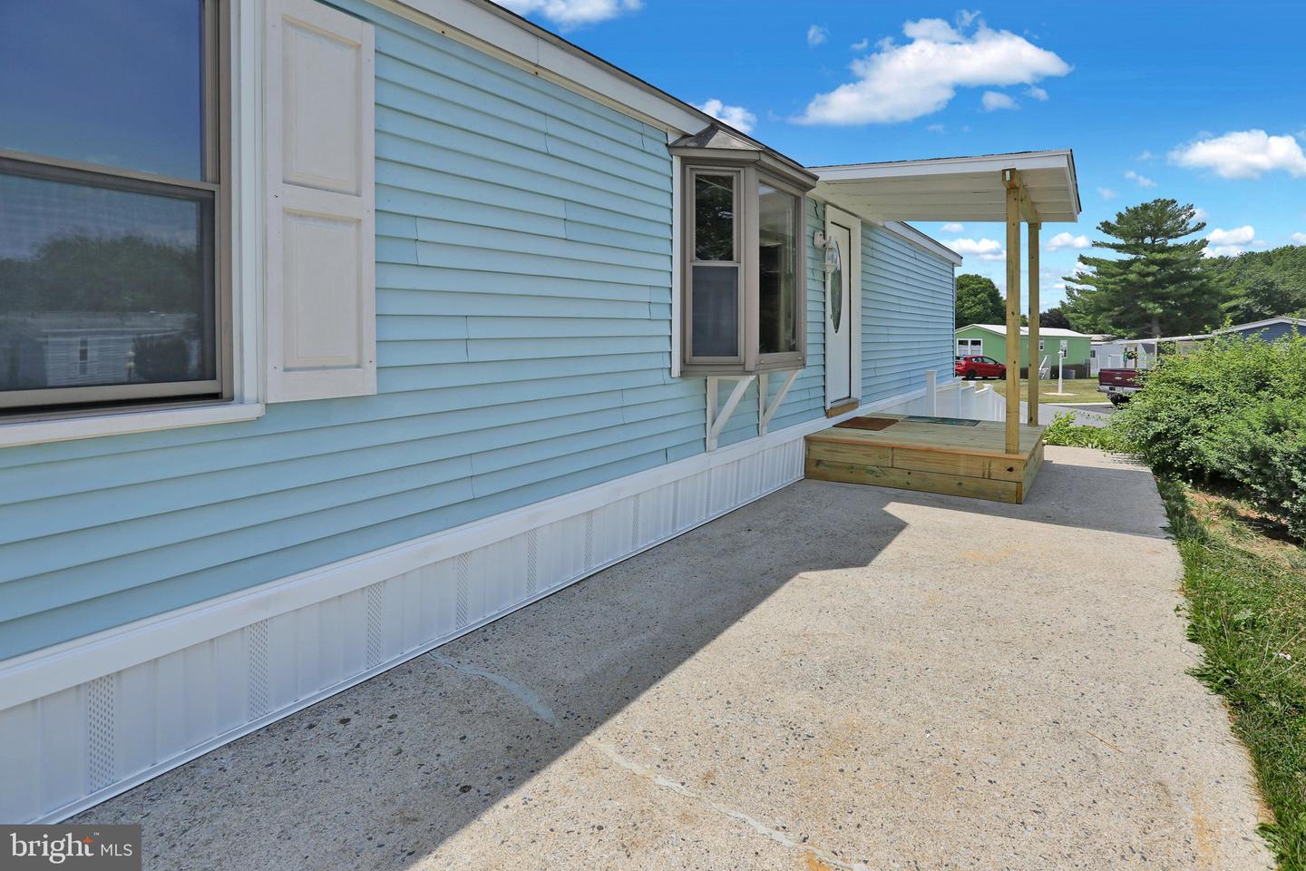 308 Palm City Park Property Photo 3