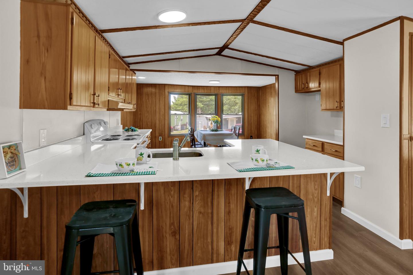 308 Palm City Park Property Photo 5