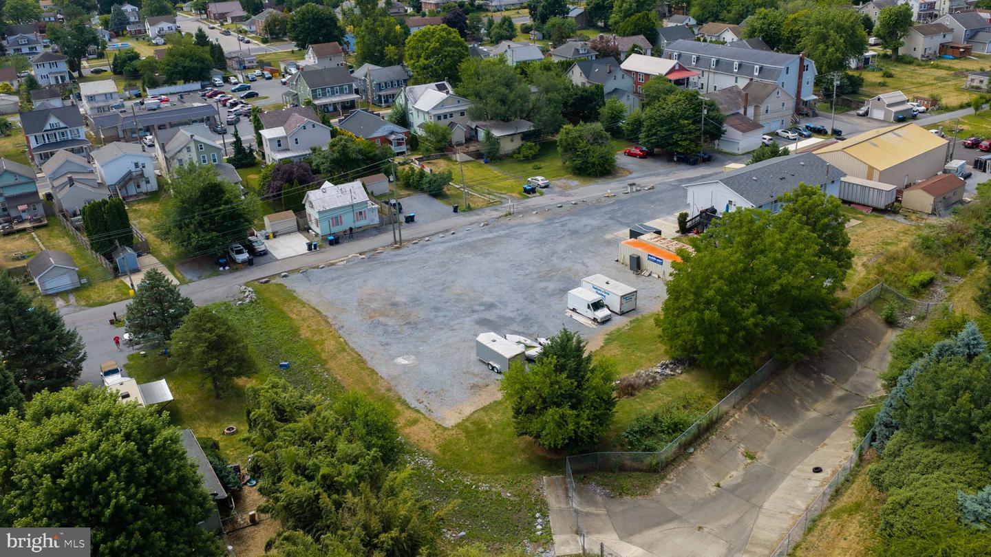 W North Ave Property Photo 10